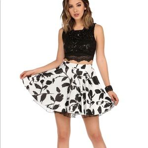 Windsor Mindy two piece black floral